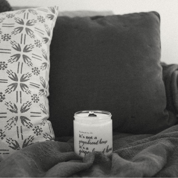 Gingerbread - Handmade 100% Pure Soy Wax Wood-Wicked Candle - Picture 6 of 6